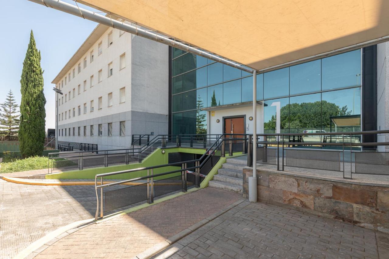 בורמוחוס Apartment With Free Parking And Pool מראה חיצוני תמונה
