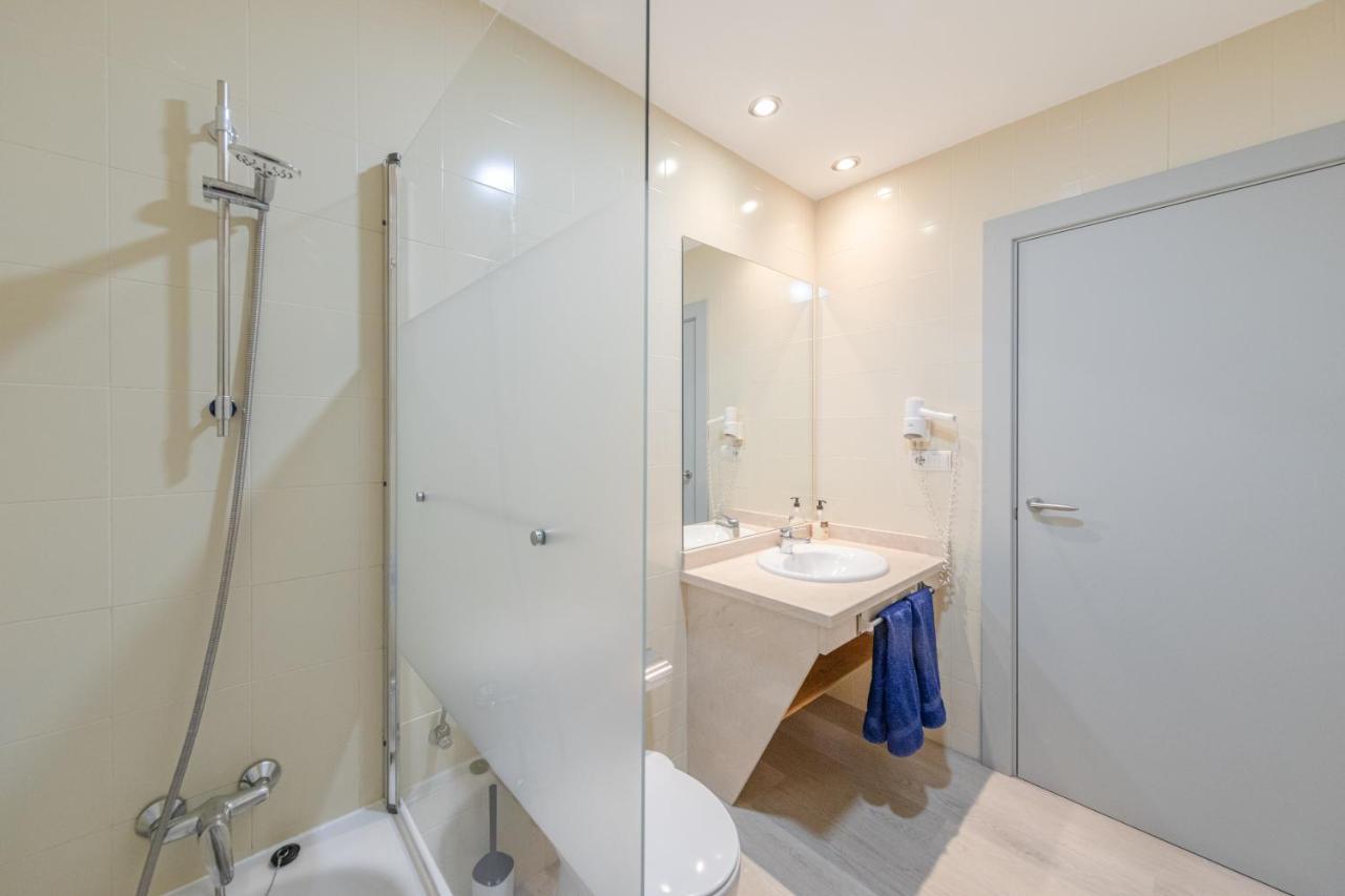 בורמוחוס Apartment With Free Parking And Pool מראה חיצוני תמונה